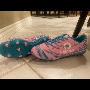 LEOCI Soccer Cleats